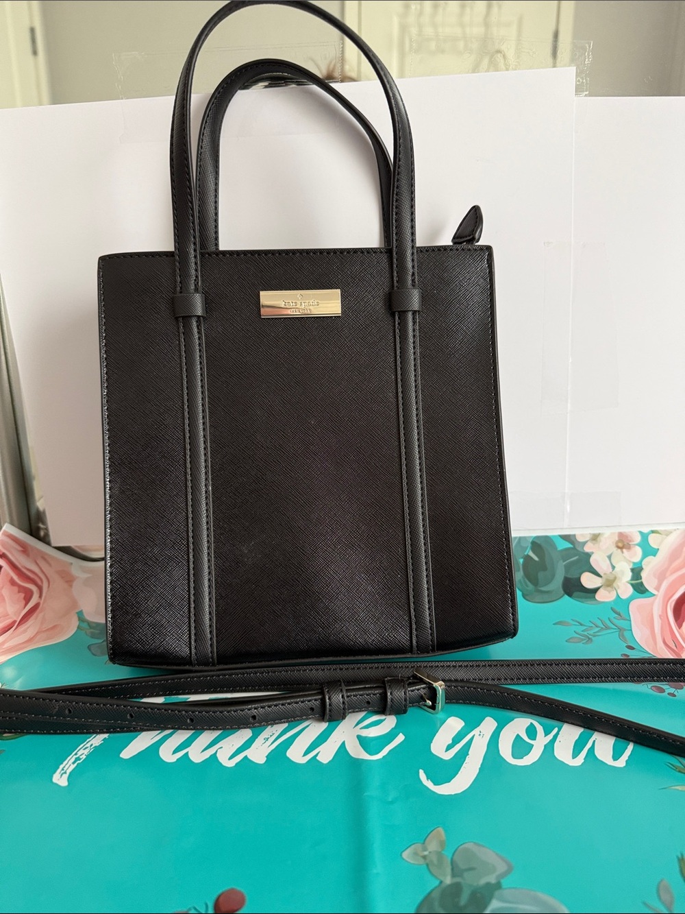 Black  Kate Spade Kenzie Small Tote in Saffiano leather
